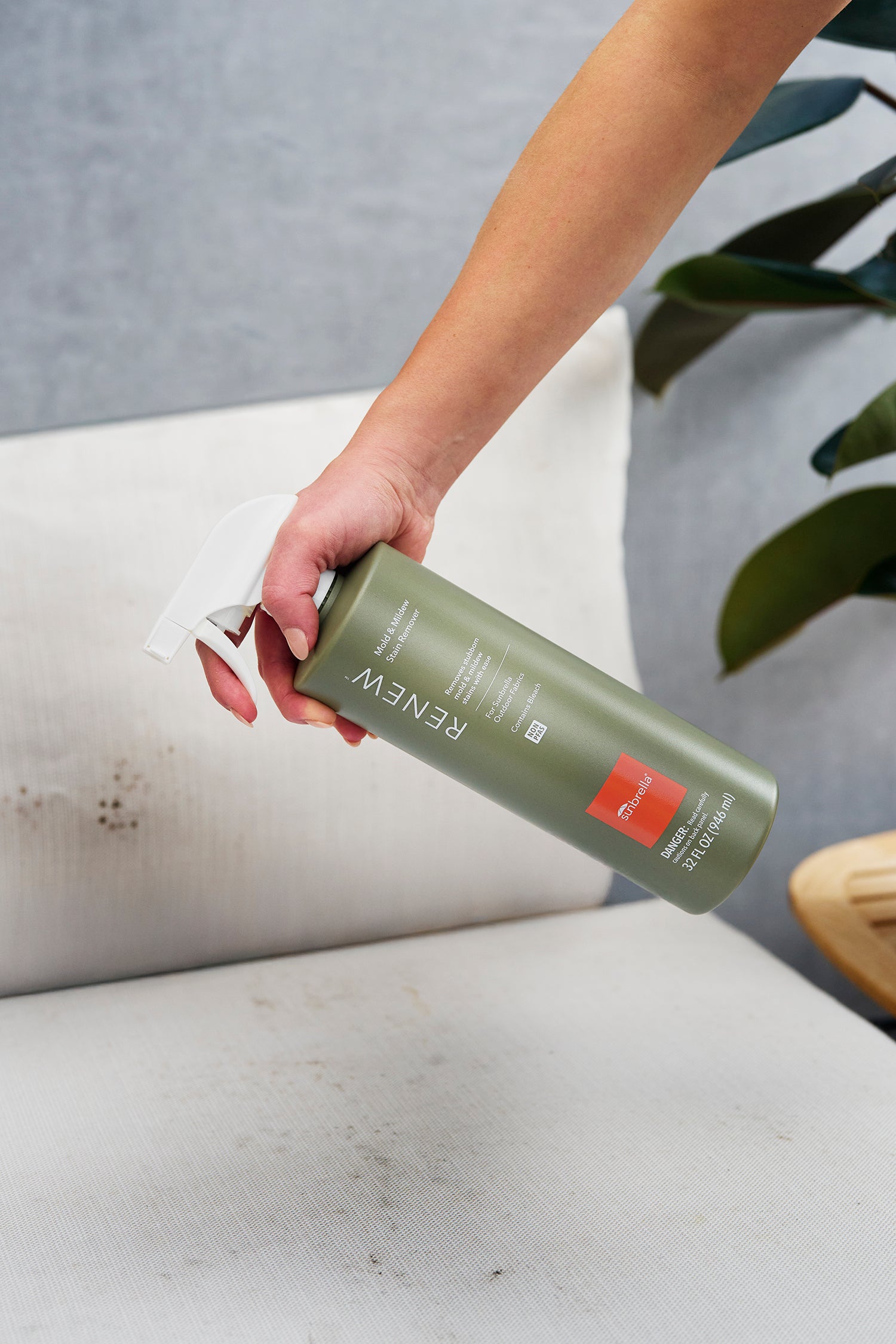 Sunbrella® Renew™ Mold & Mildew Stain Remover